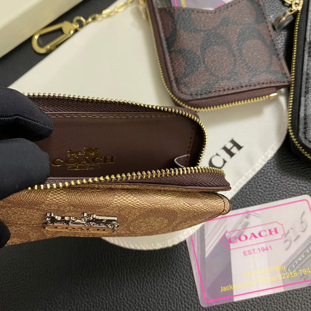 Chic CO Timeless Classic Card Holder Wallet with Sleek Designs