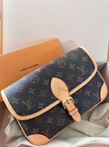 Vintage-Inspired Box Hand bag-1-2