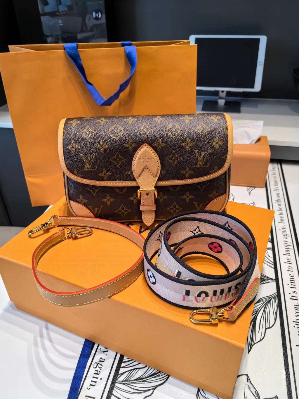 Vintage-Inspired Box Hand bag-1-2