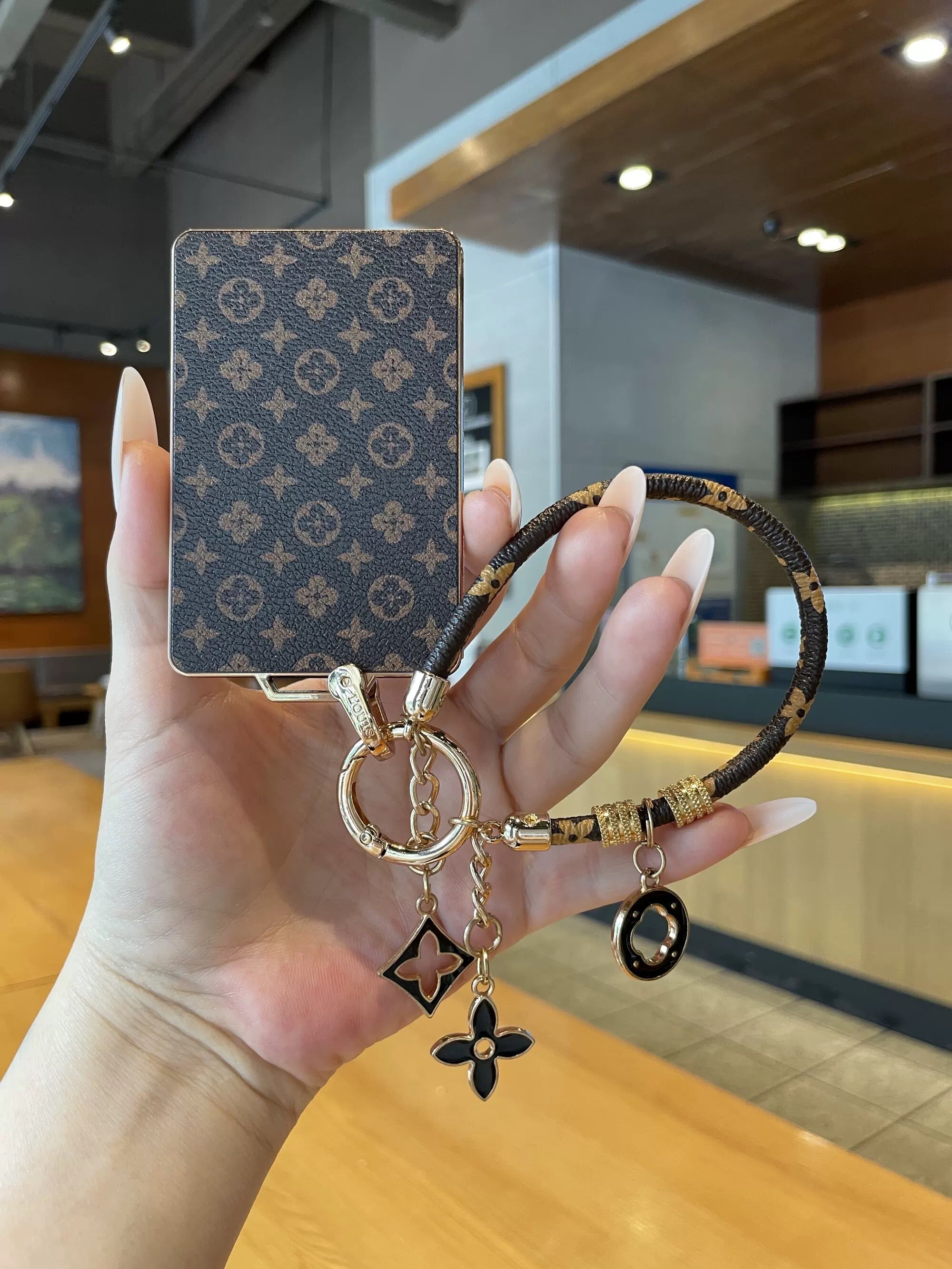 Luxury key case exclusively for Teslas