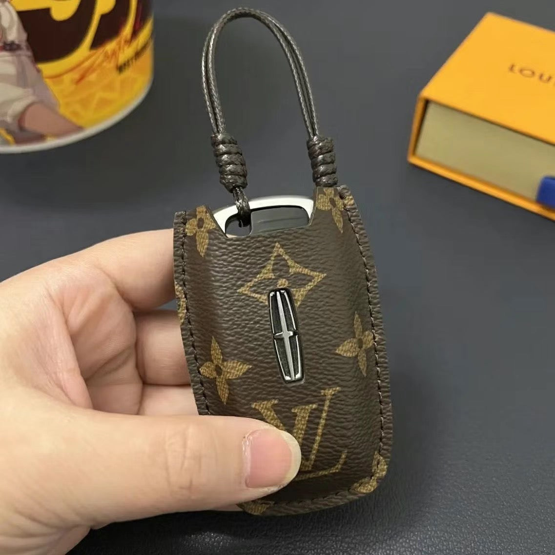 Luxury Leather Smart Key Cover – Designed for Audi, BMW, Benz, Lincoln & VW 🚗✨s