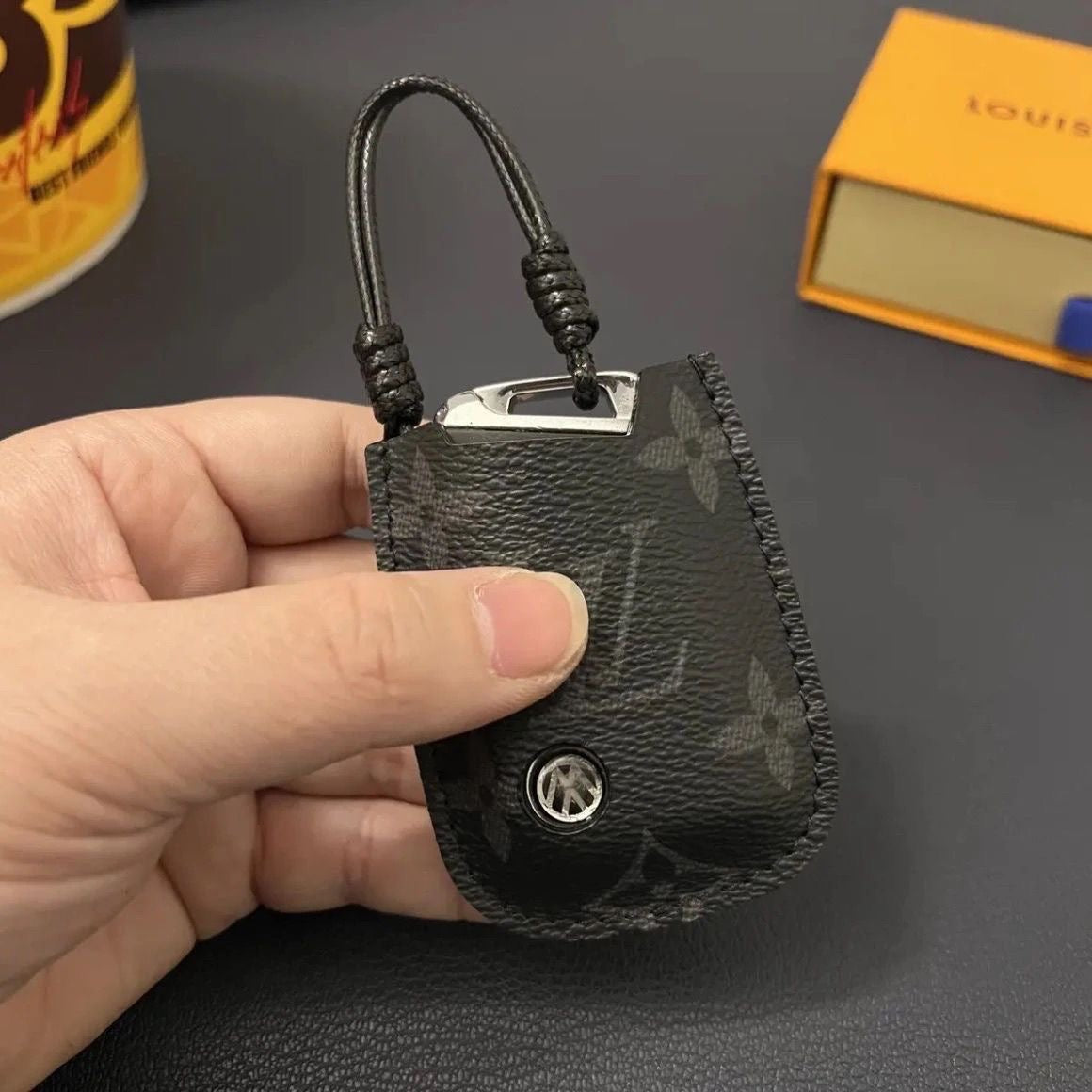 Luxury Leather Smart Key Cover – Designed for Audi, BMW, Benz, Lincoln & VW 🚗✨s