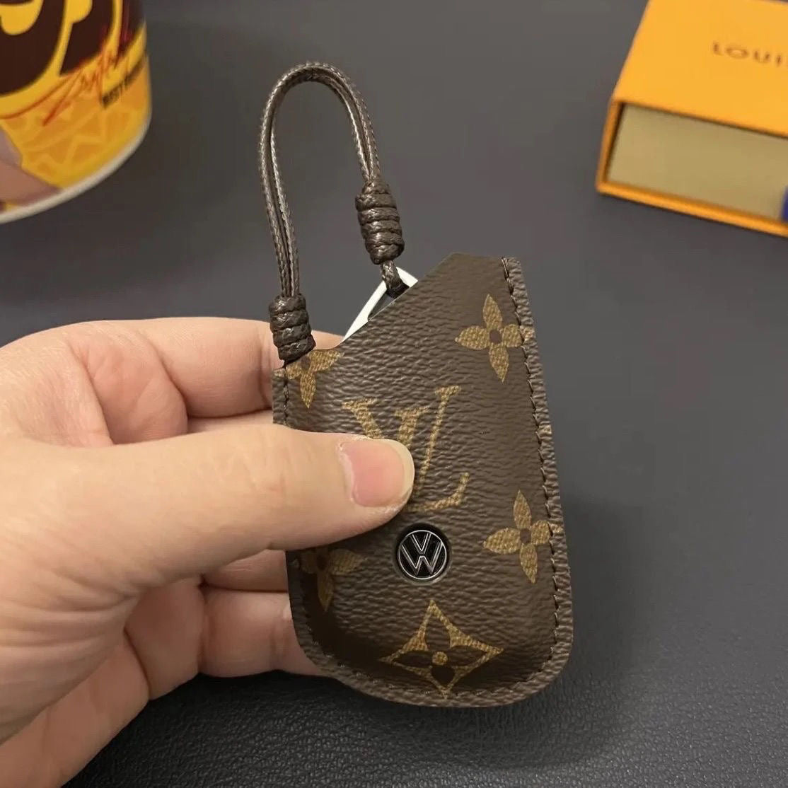 Luxury Leather Smart Key Cover – Designed for Audi, BMW, Benz, Lincoln & VW 🚗✨s