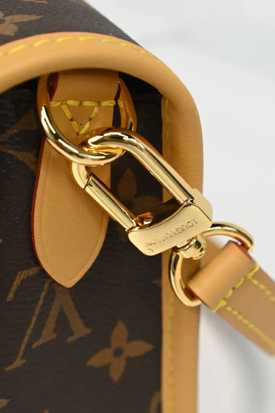 Vintage-Inspired Box Hand bag-1-2