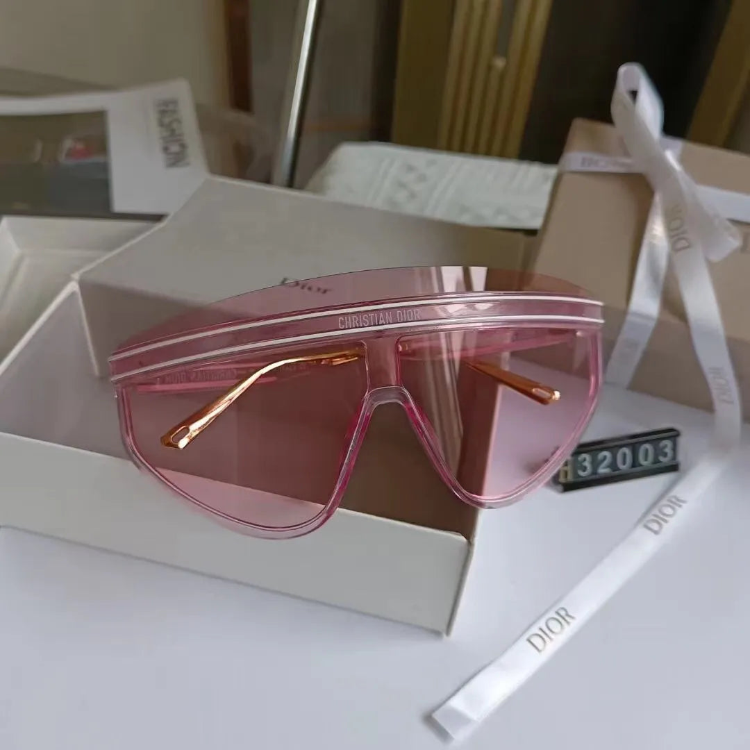Oversized Watermark Sunglasses 832003s