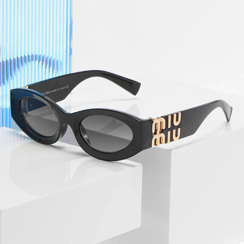 Retro cat-eye sunglassess