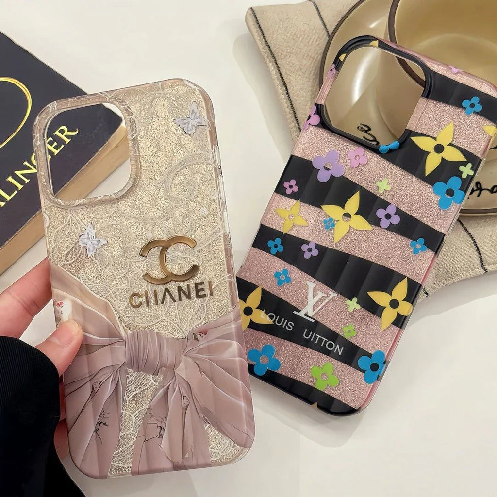 Chic Elegance: Luxury Pearl-Embellished iPhone Case