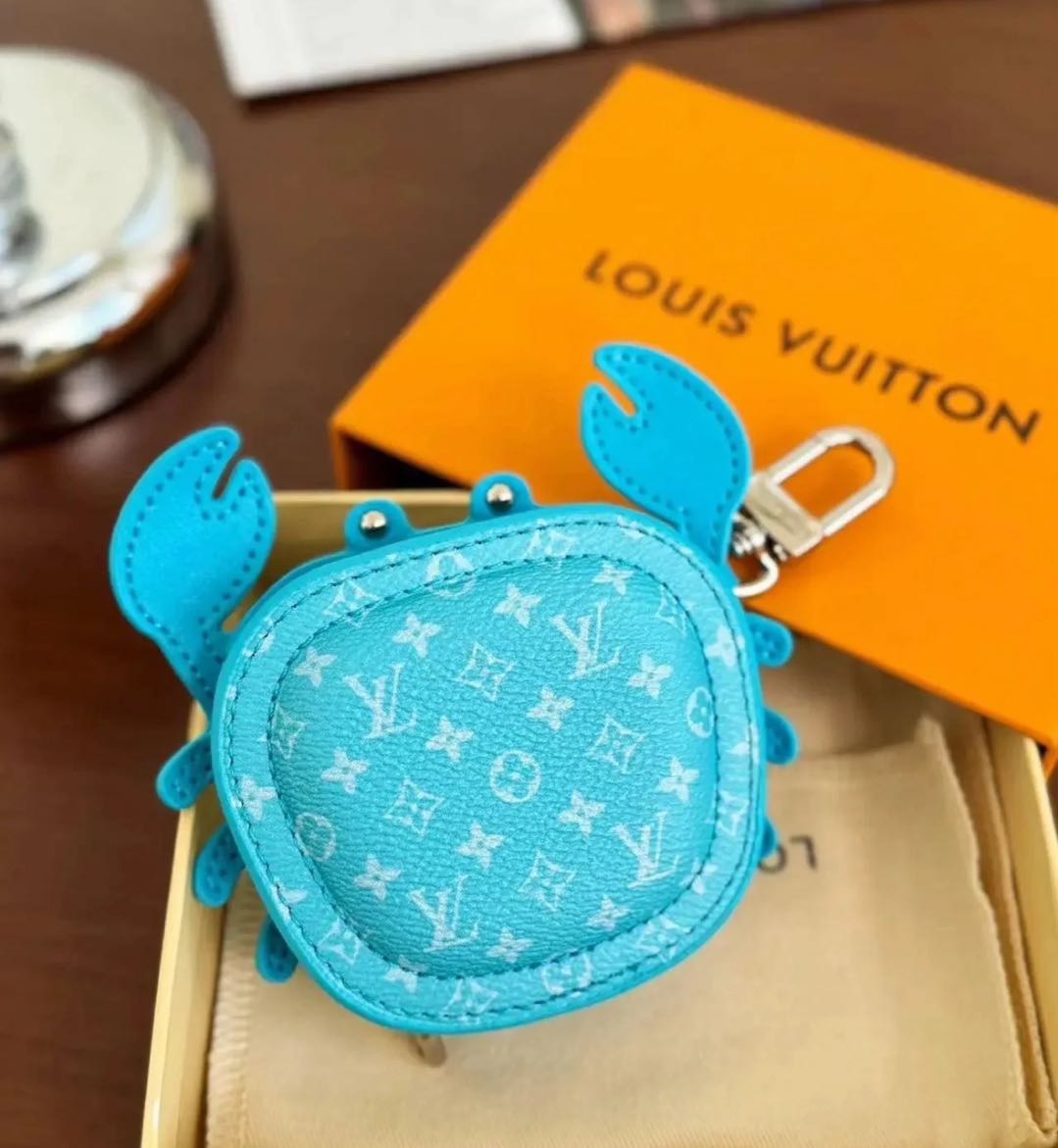 L- Designed Zippered Earphone Storage Pendants